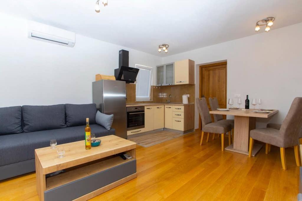 Apartments Vladimir #3 Makarska Exterior photo